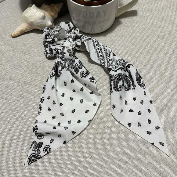 Free With $25 Purchase-Black & White Bandanna Style Scrunchie - Picture 3 of 8